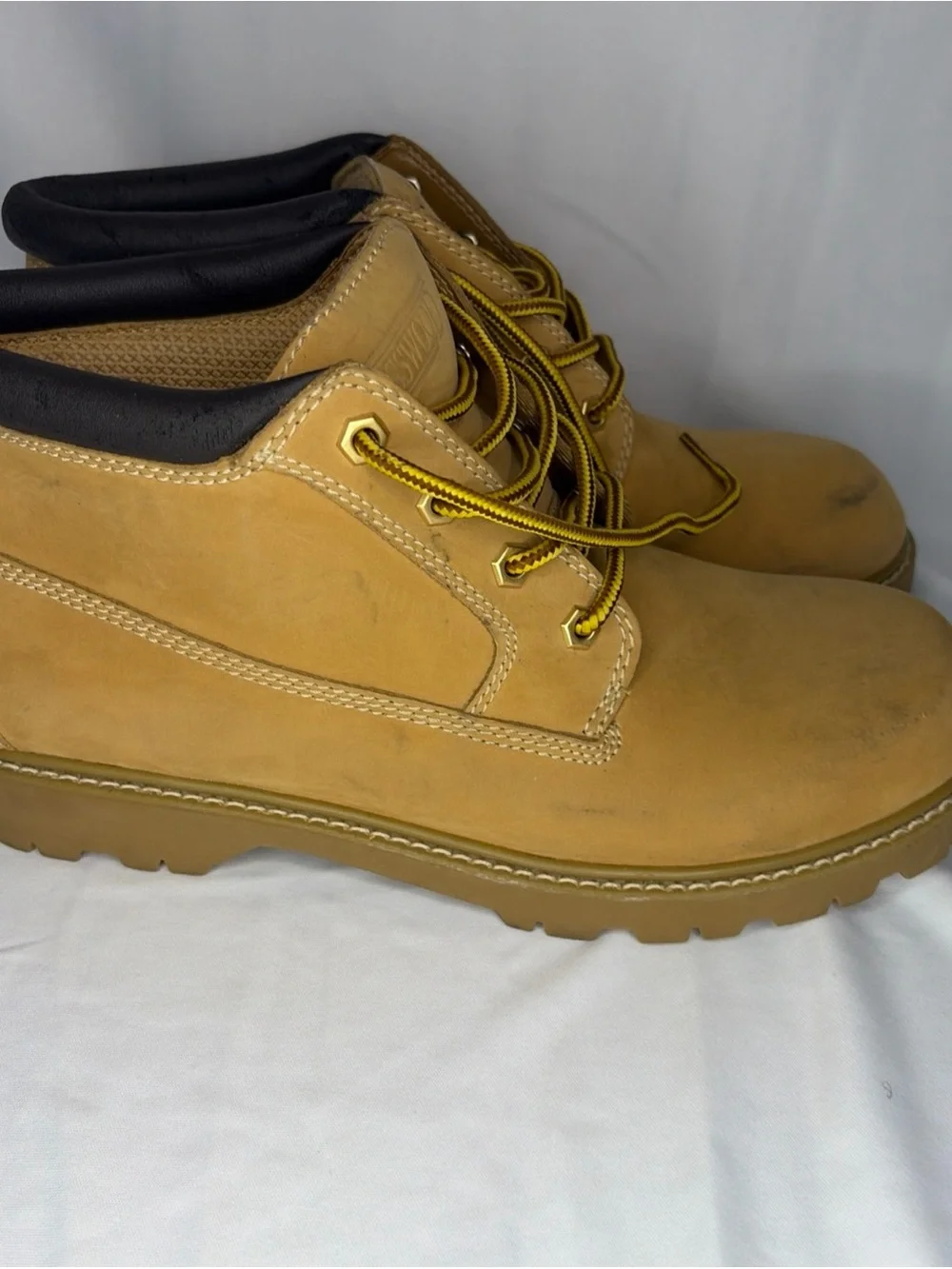 Men's Tan Work Boots - Durable Lace-Up Construction